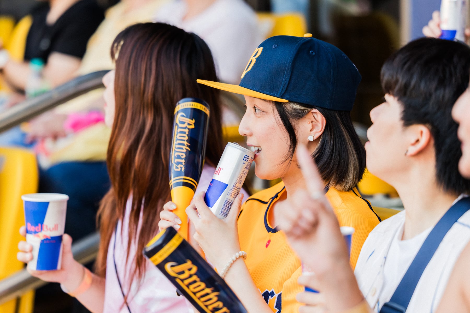 戴資穎睽違 6 年受邀開球力挺中信兄弟開幕戰！巨型 Red Bull 從天而降送球嗨翻全場！