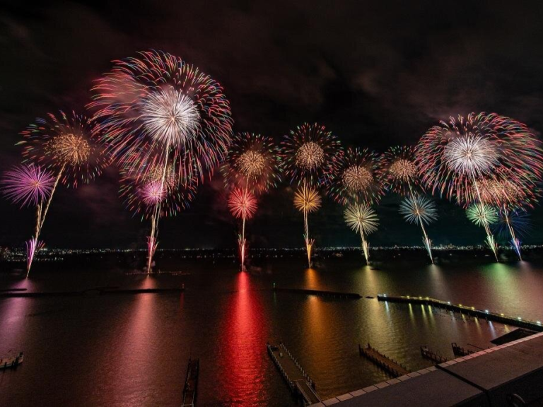 日本琵琶湖花火大會2026年升級爆表！融合科技與傳統的複合式演出曝光，情侶專屬Couple席引熱議！