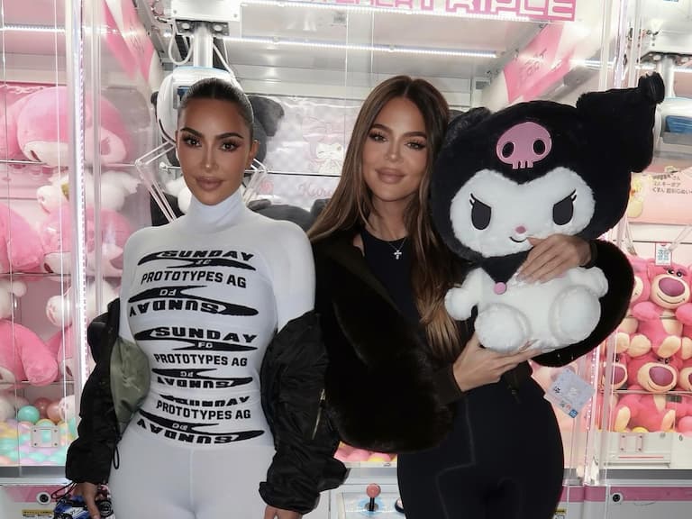 金卡戴珊 Kim Kardashian IG 曝出國照!科勒的臉疑似修圖過度引網驚:「好像 P 的!」
