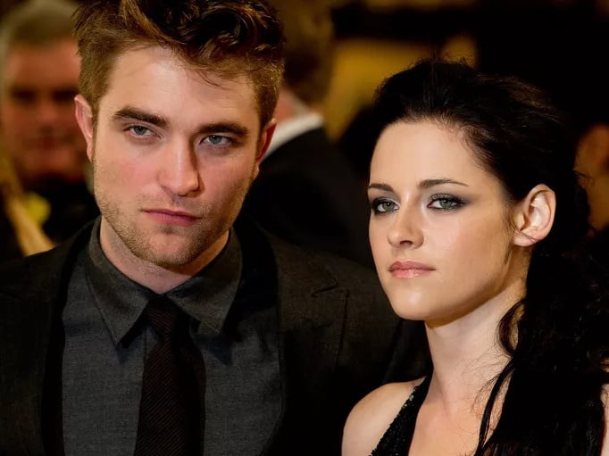 克莉絲汀史都華 Kristen Stewart 回憶羅伯派汀森戀情！坦言：「我們又年輕又蠢！」