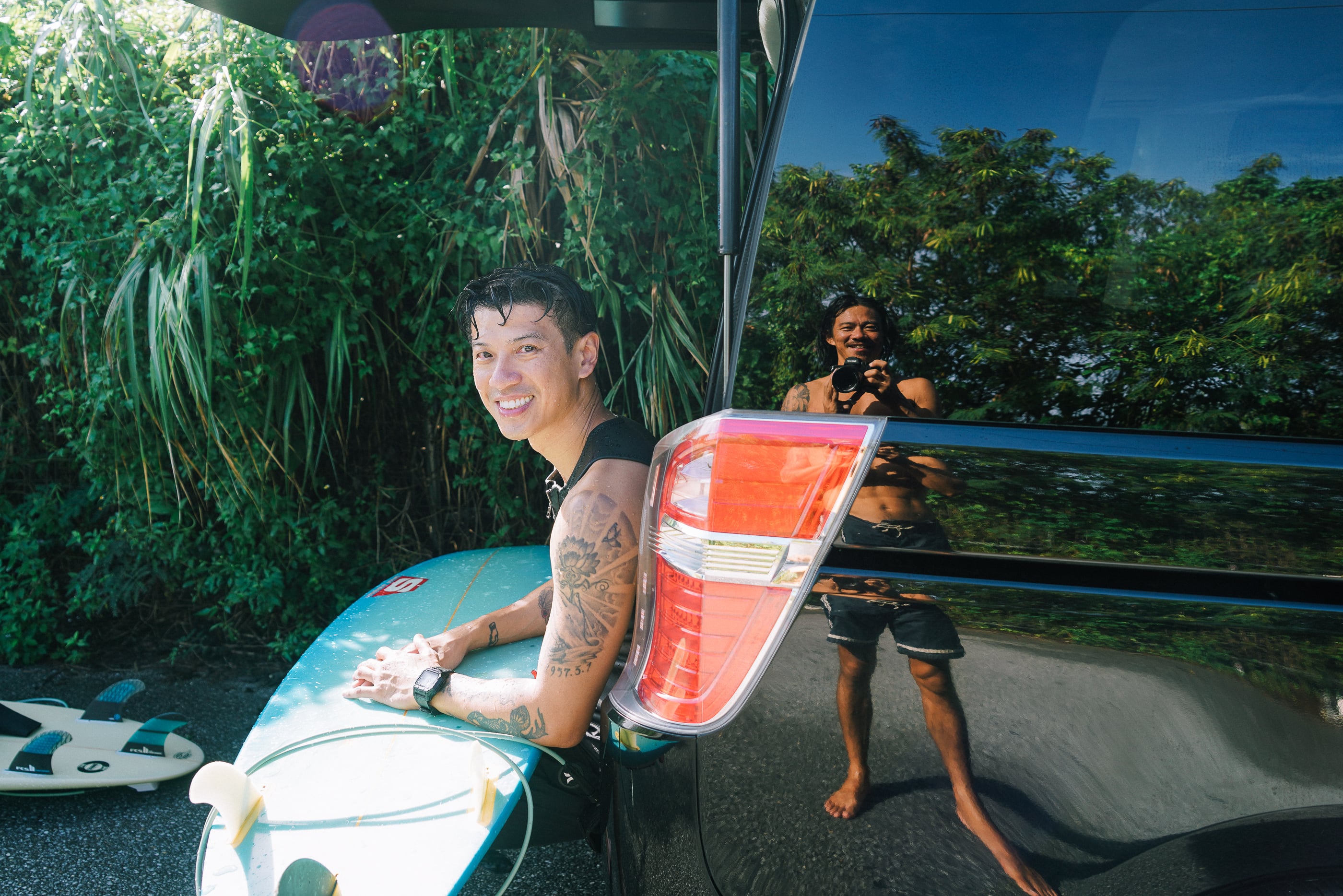 王信凱攜手 Rooster Chen 合作攝影展登場！NICESUNDAYS 限定服飾同步發售！