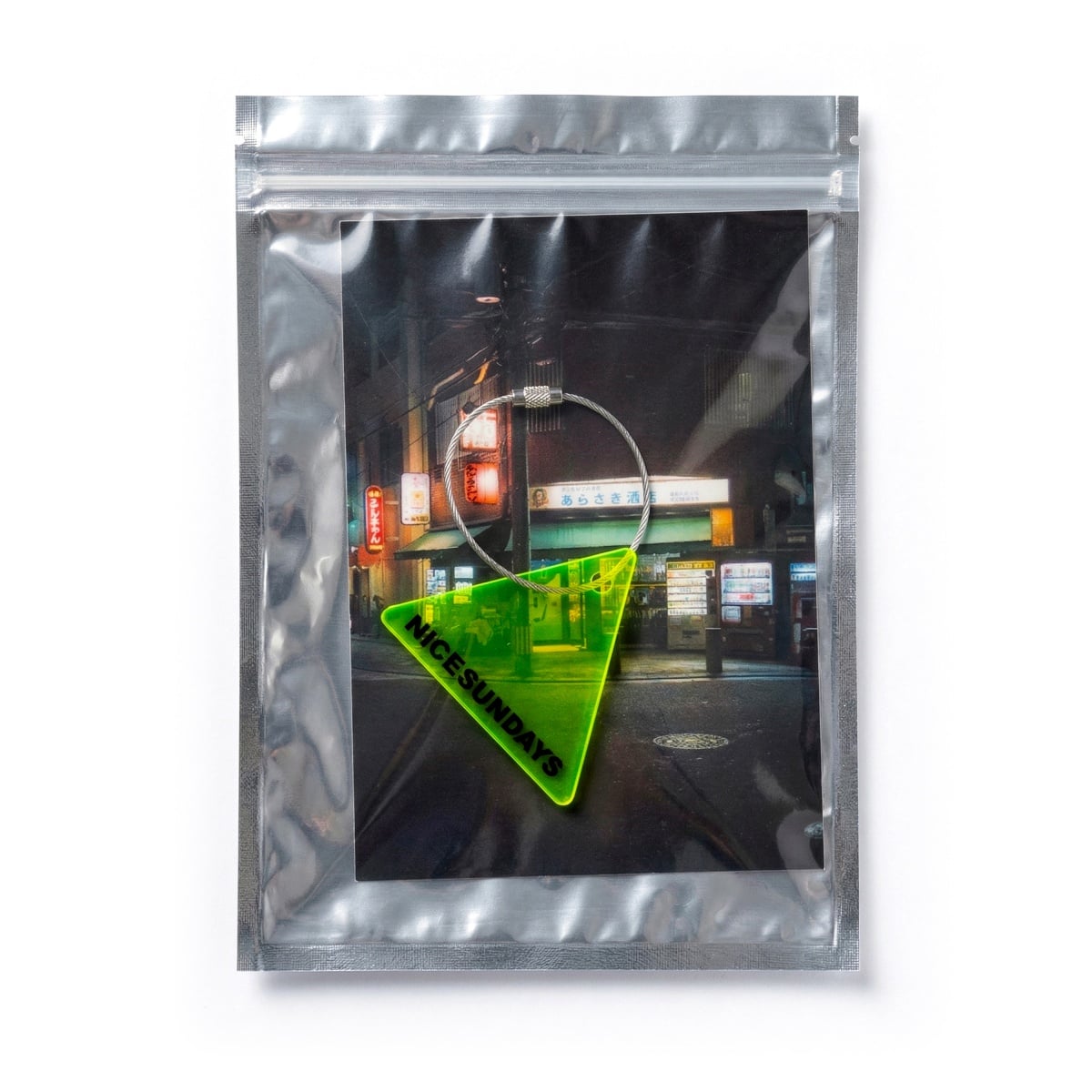 王信凱攜手 Rooster Chen 合作攝影展登場！NICESUNDAYS 限定服飾同步發售！