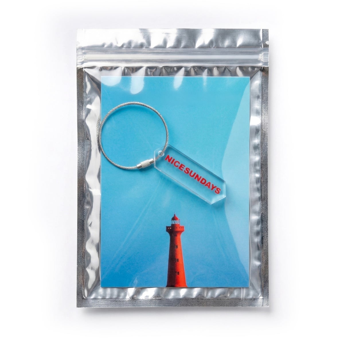 王信凱攜手 Rooster Chen 合作攝影展登場！NICESUNDAYS 限定服飾同步發售！