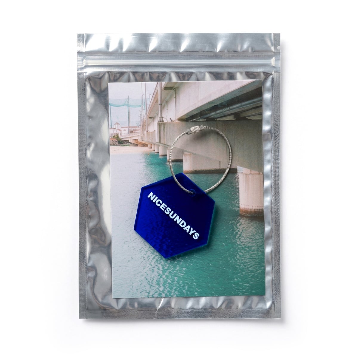 王信凱攜手 Rooster Chen 合作攝影展登場！NICESUNDAYS 限定服飾同步發售！