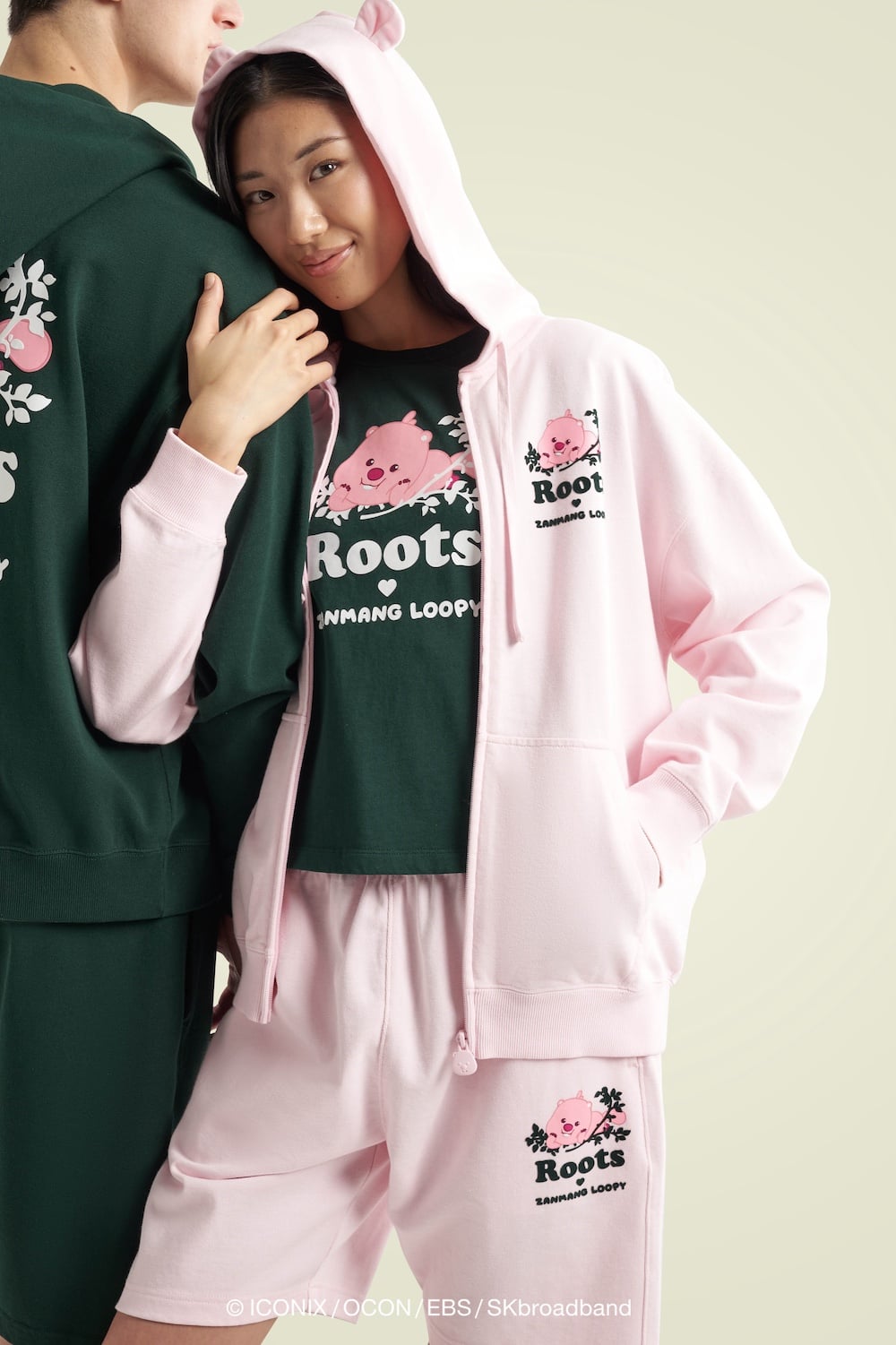 全球首賣 Roots 攜手韓國粉紅萌主 ZANMANG LOOPY 聯名限量登場