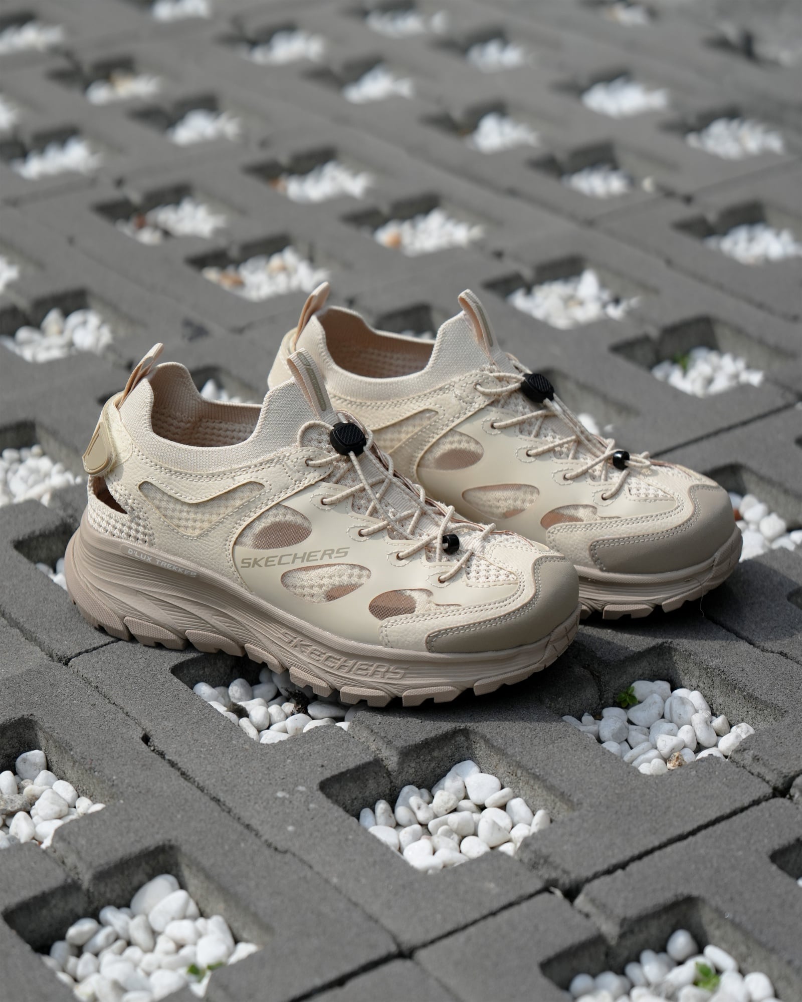 舒華穿上 SKECHERS 新鞋狂讚「甜酷並存」!Urban Outdoor 風格爆紅,D'LITE MAX、D'LITES HIKER 售價一次看!