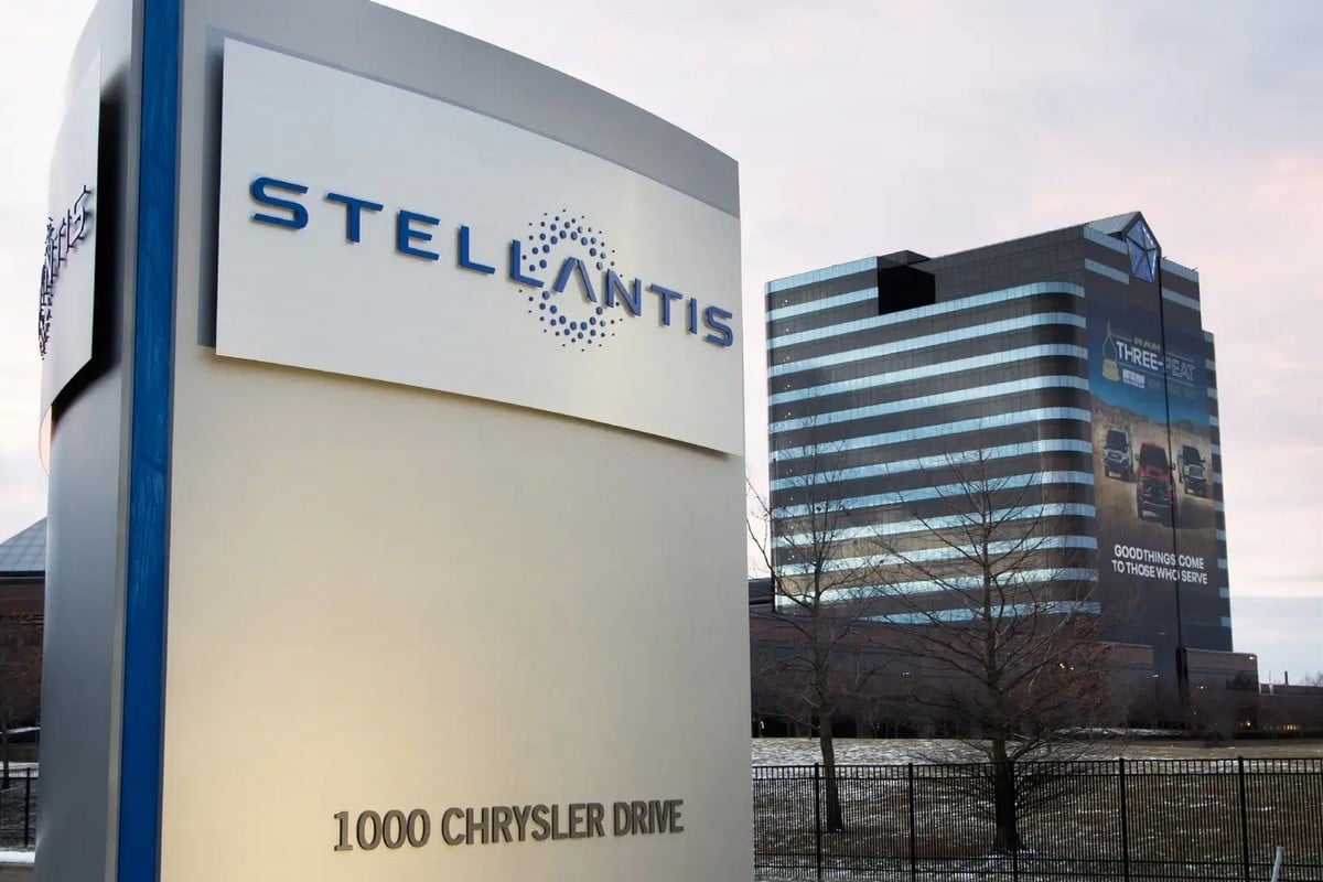 Stellantis 不允許員工開其他品牌車輛進入！違者開單還會鎖車引熱議！
