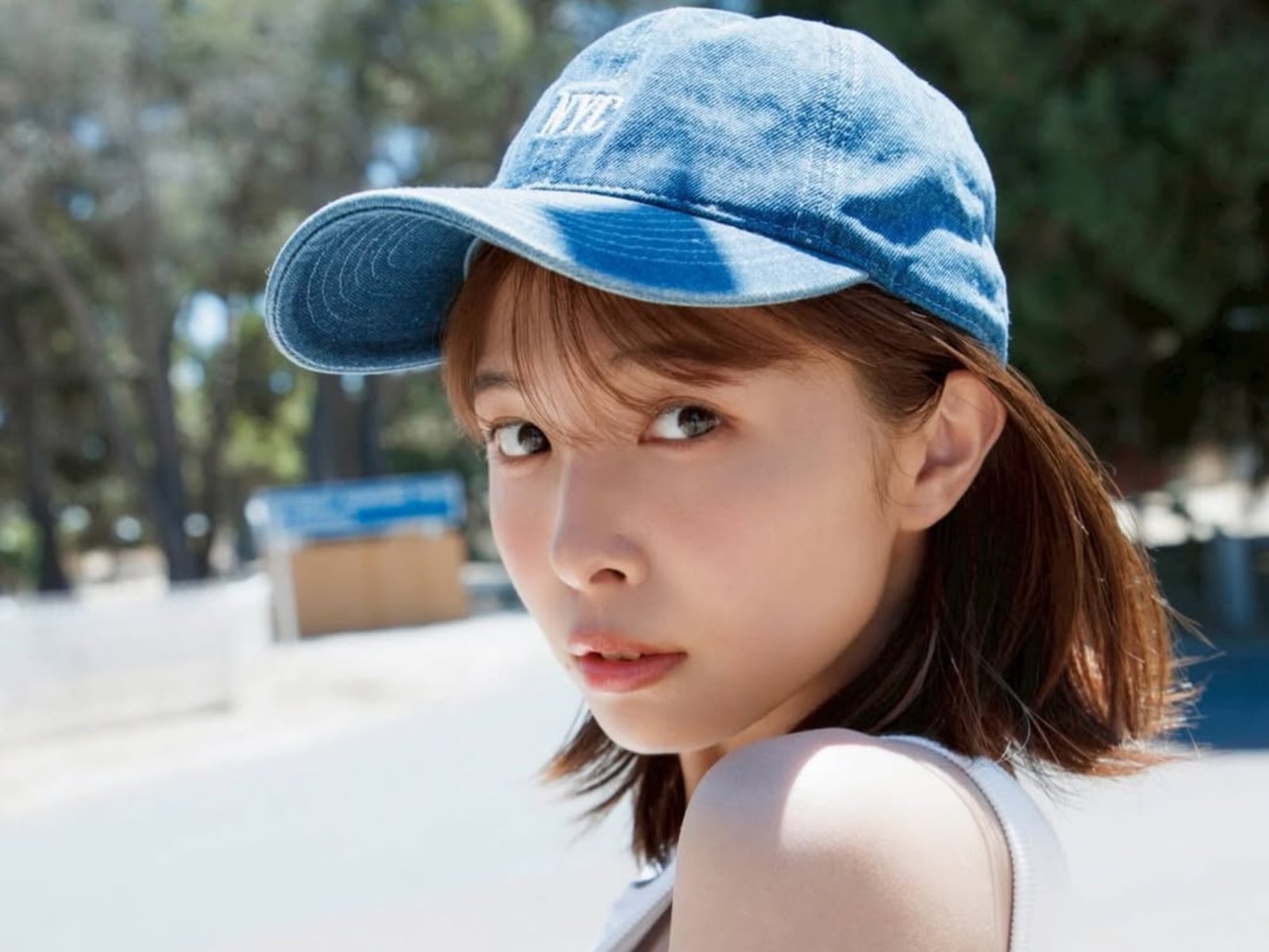 演技派女星寺本莉緒重操舊業！時隔 6 年推出寫真受封「令和的秘寶」！【野生抓正妹】