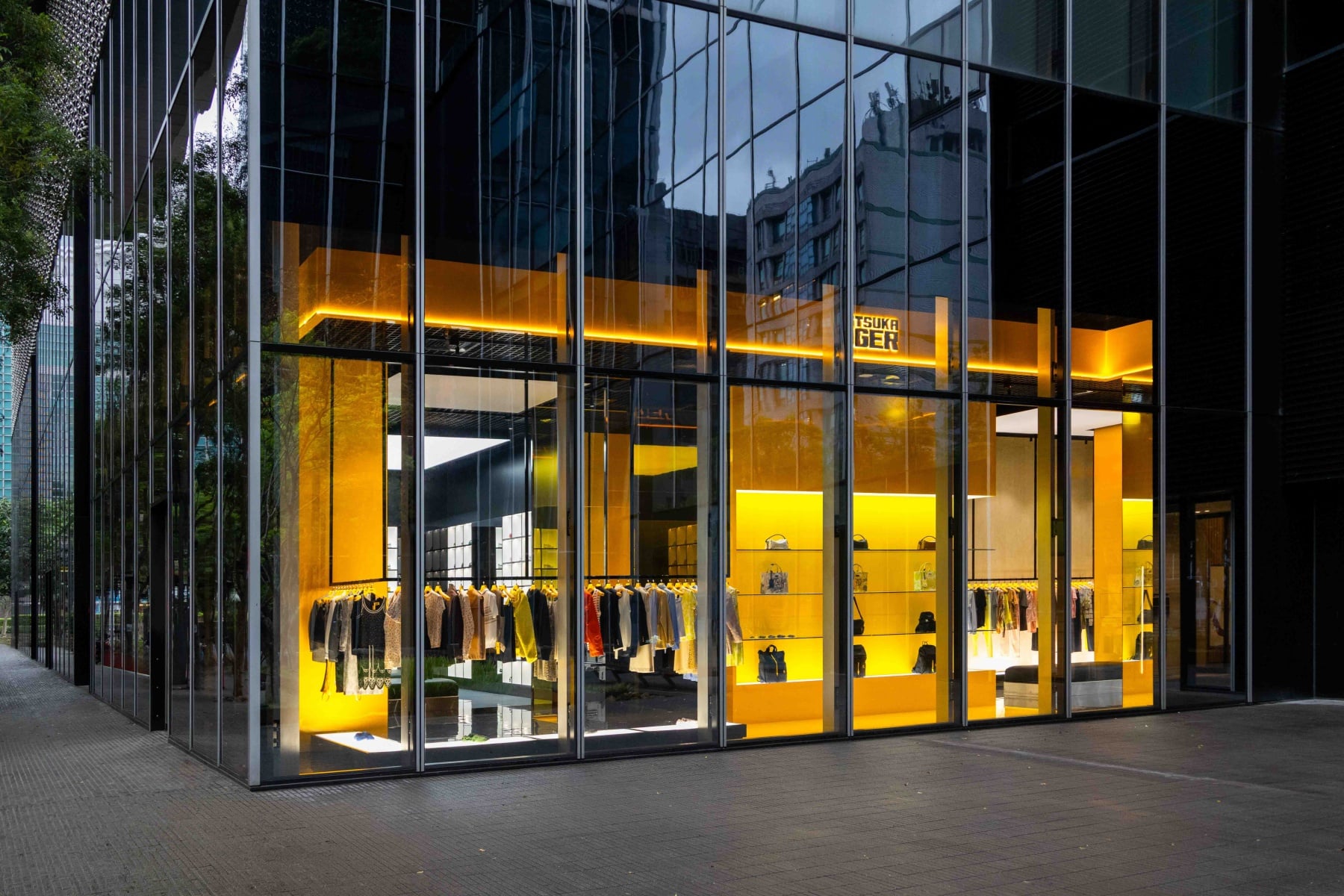 Onitsuka Tiger鬼塚虎微風南山概念店盛大開幕！攜手周興哲、邵雨薇演繹亞洲時尚新場域！