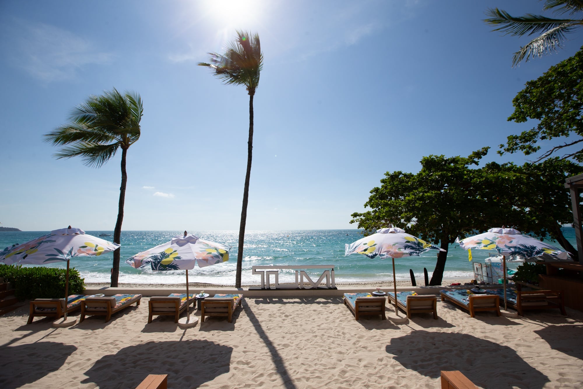 TUMI 地中海度假系列狂轟亞太！80位名人蘇梅島沉浸式體驗⋯19 Degree行李箱、Voyageur包包全新配色必看！