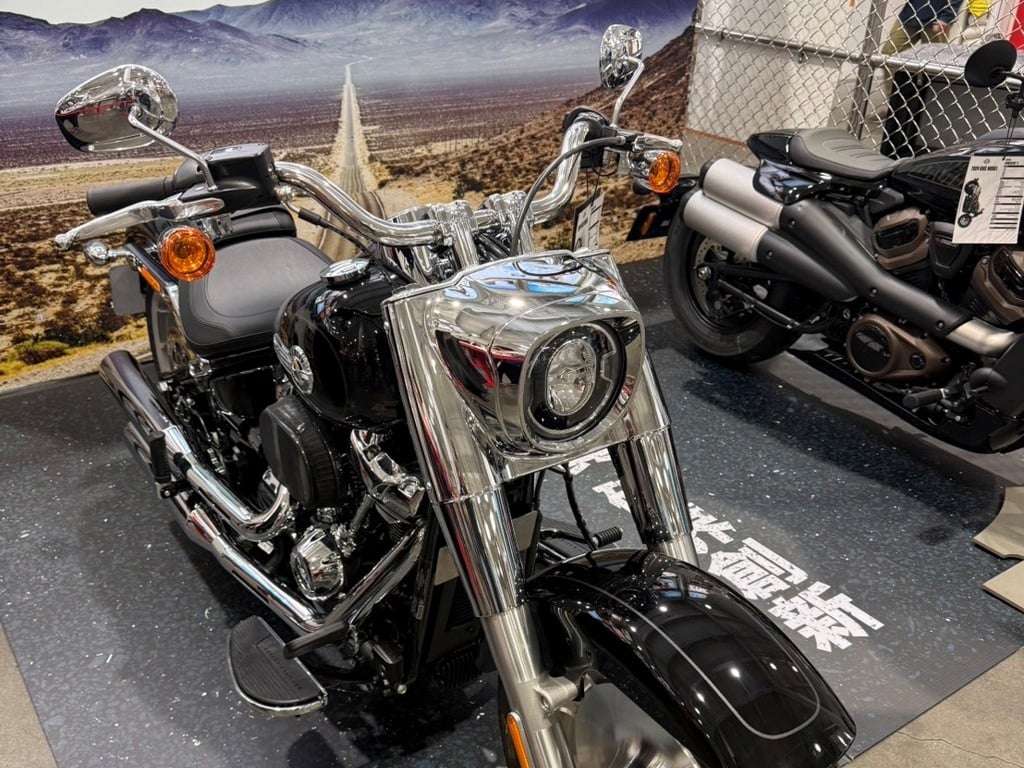好市多 Costco 限時開賣哈雷重機！阿諾經典車款 Fat Boy 現折 30 萬引熱議！