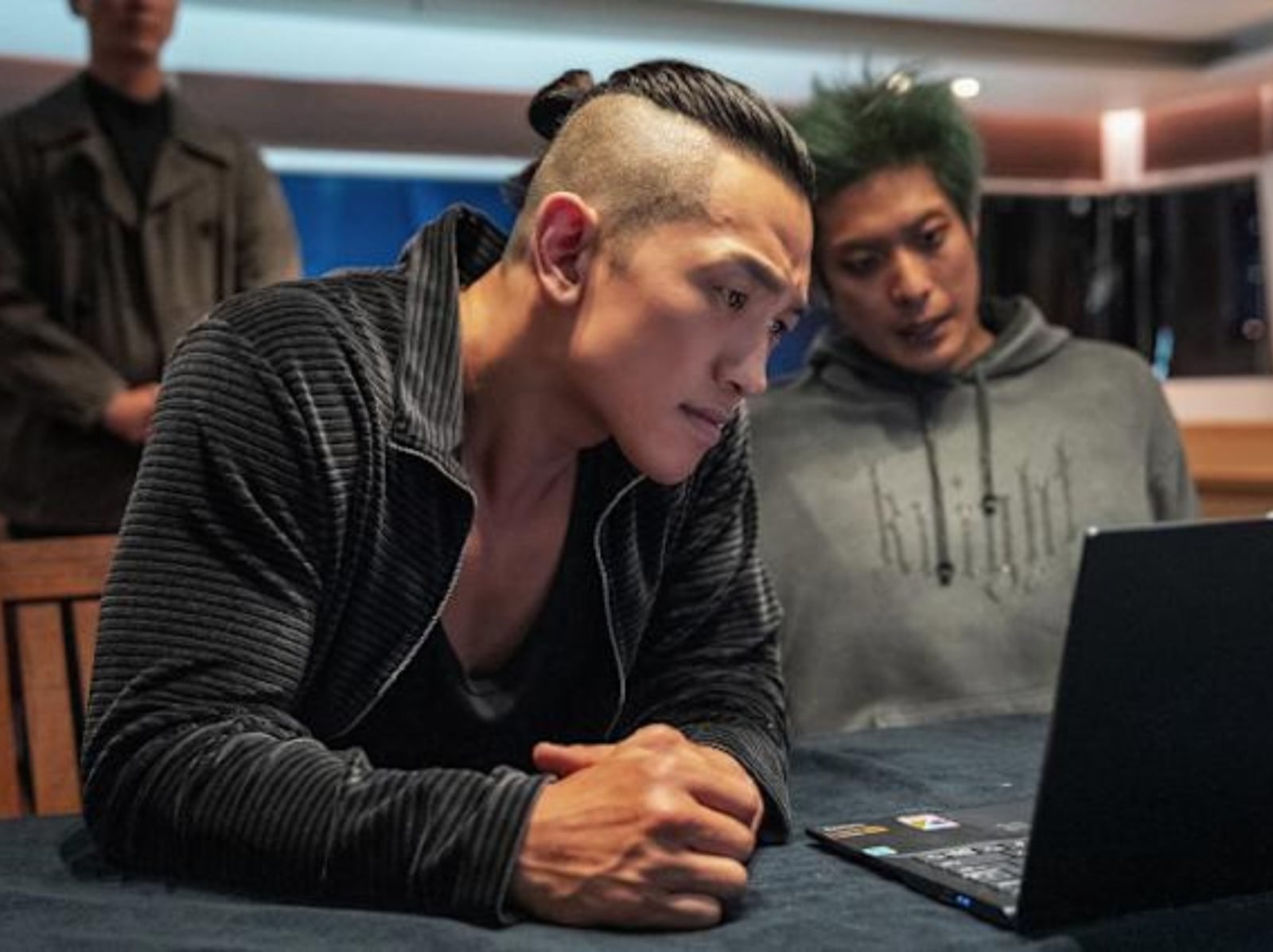 《獵犬2》Rain 身高 185 公分、童年破碎、貴人是 JYP、代表作品⋯10 件事一次看！