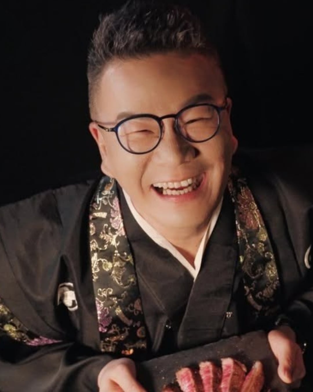 沈玉琳 14 句「荒謬金句」笑中帶淚！「有錢就任性，沒錢就認命」網狂讚：荒謬大師就是不一樣！