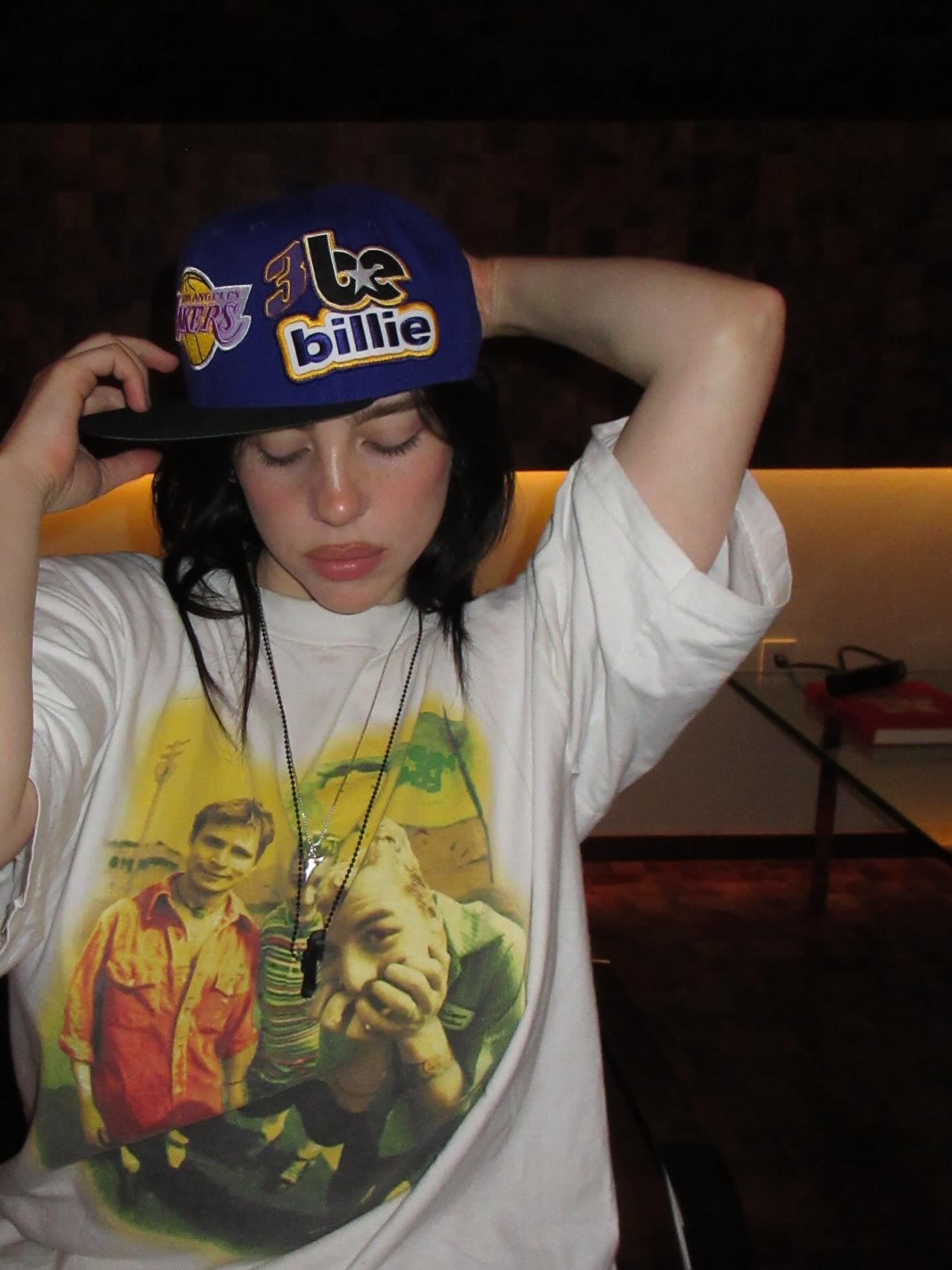 Billie Eilish 親揭「有害朋友圈」痛苦！成名後失去所有朋友才頓悟：問題從來不在你⋯