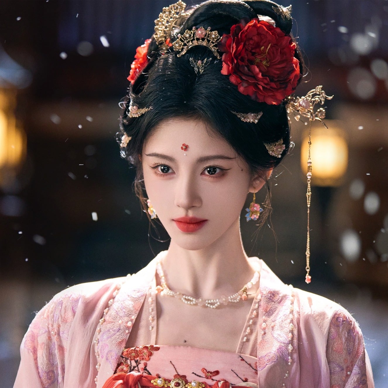 《月鱗綺紀》開播口碑兩極！網評劇情、演技慘輸《逐玉》！