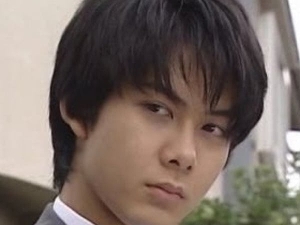 內田有紀與柏原崇結婚了！30年緣分開花結果甜曬婚戒！