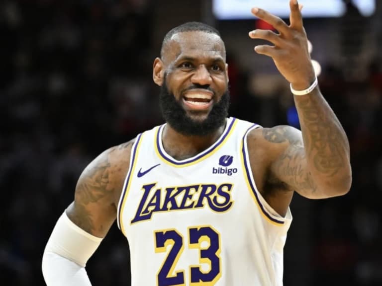 NBA/LeBron James 公開羞辱曼菲斯城市引爆論戰!灰熊教頭怒回:「我愛那裡的一切」、暴龍主帥力挺發聲