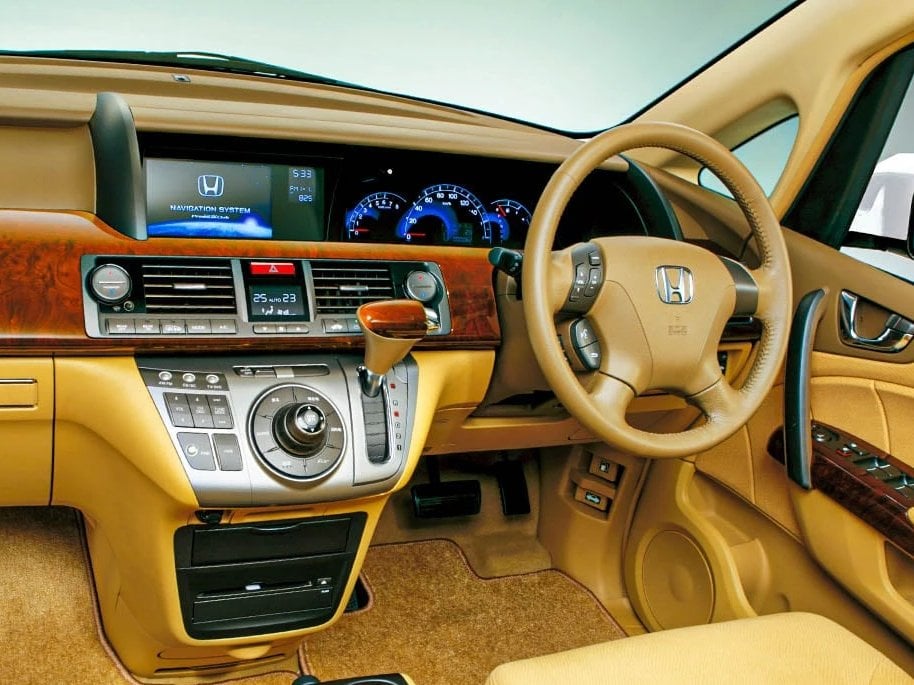 新車 460 萬跌到 20 萬！本田艾力紳淪為「白菜價」⋯網友驚呼：比手機還便宜的高級 8 人座來了！