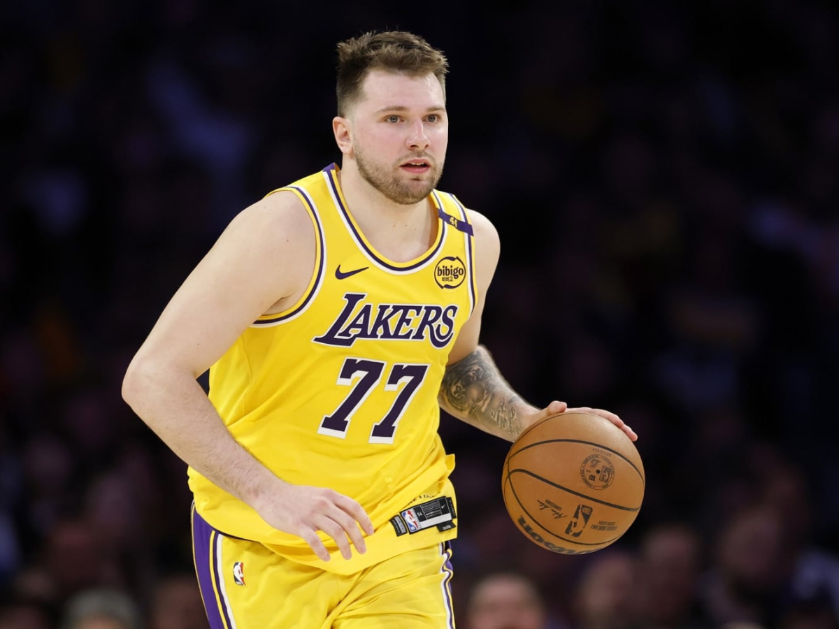 NBA／東契奇 Luka Doncic 飛歐洲搶治左腿傷！拚季後賽回歸，網友：別學 AG 硬拼