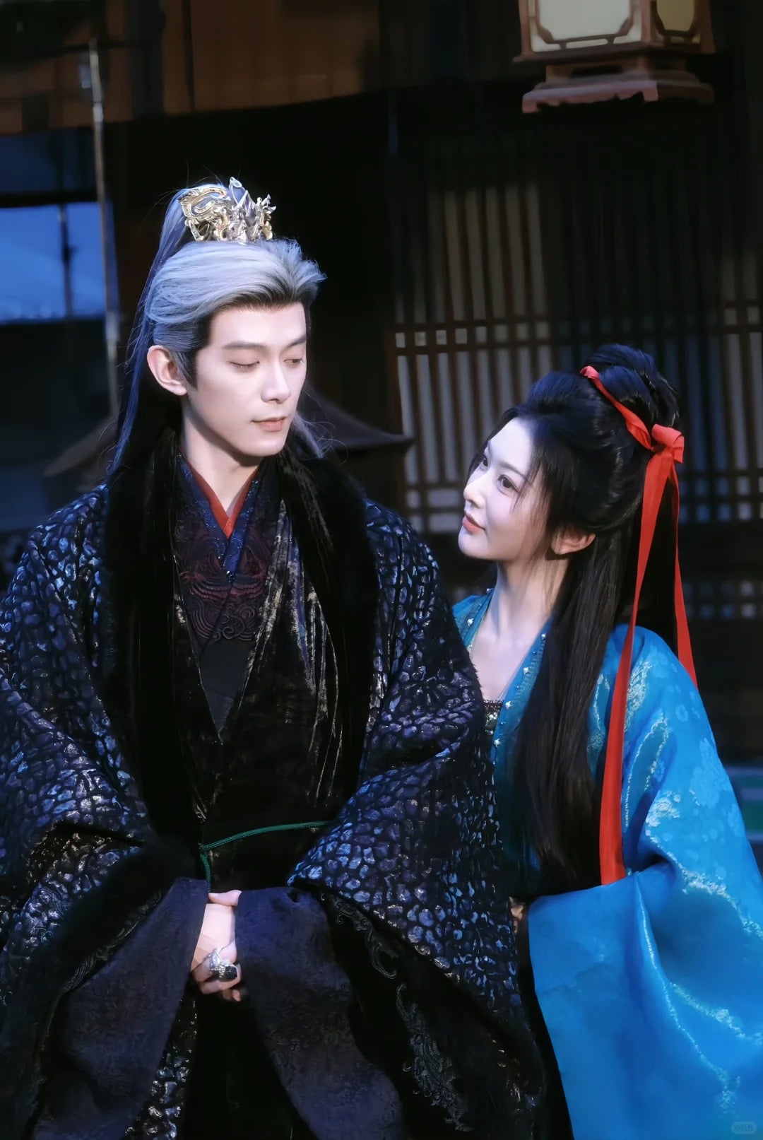 《逐玉》俞淺淺穿越線索解析｜CPR、商業頭腦、現代化台詞⋯5 大細節展現孔雪兒精湛演技！