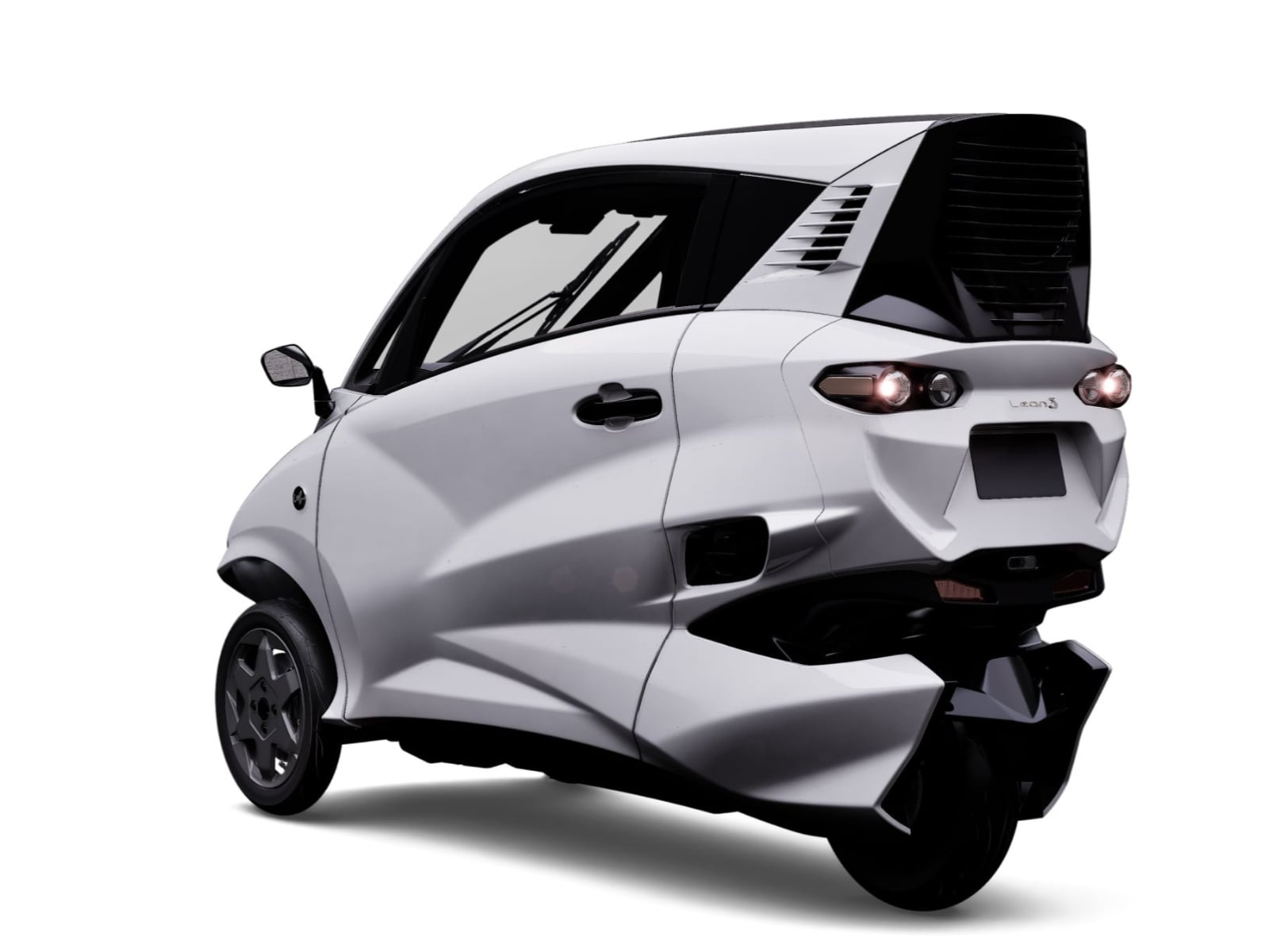 台灣首款駕艙機車 Lean3 個人版正式開放預訂！32.8 萬起、5000 元訂金、加價選配黃色⋯重點一次看！