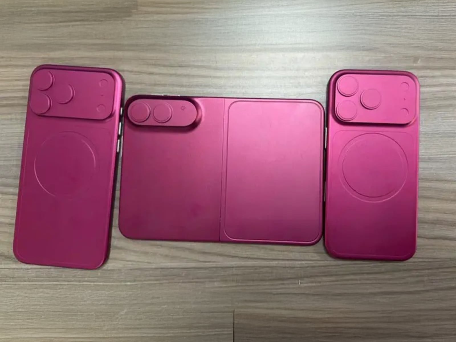 摺疊 iPhone 模型機照片曝光！7.8 吋護照式大螢幕、A20 Pro 晶片、起售價 2000 美元全面流出