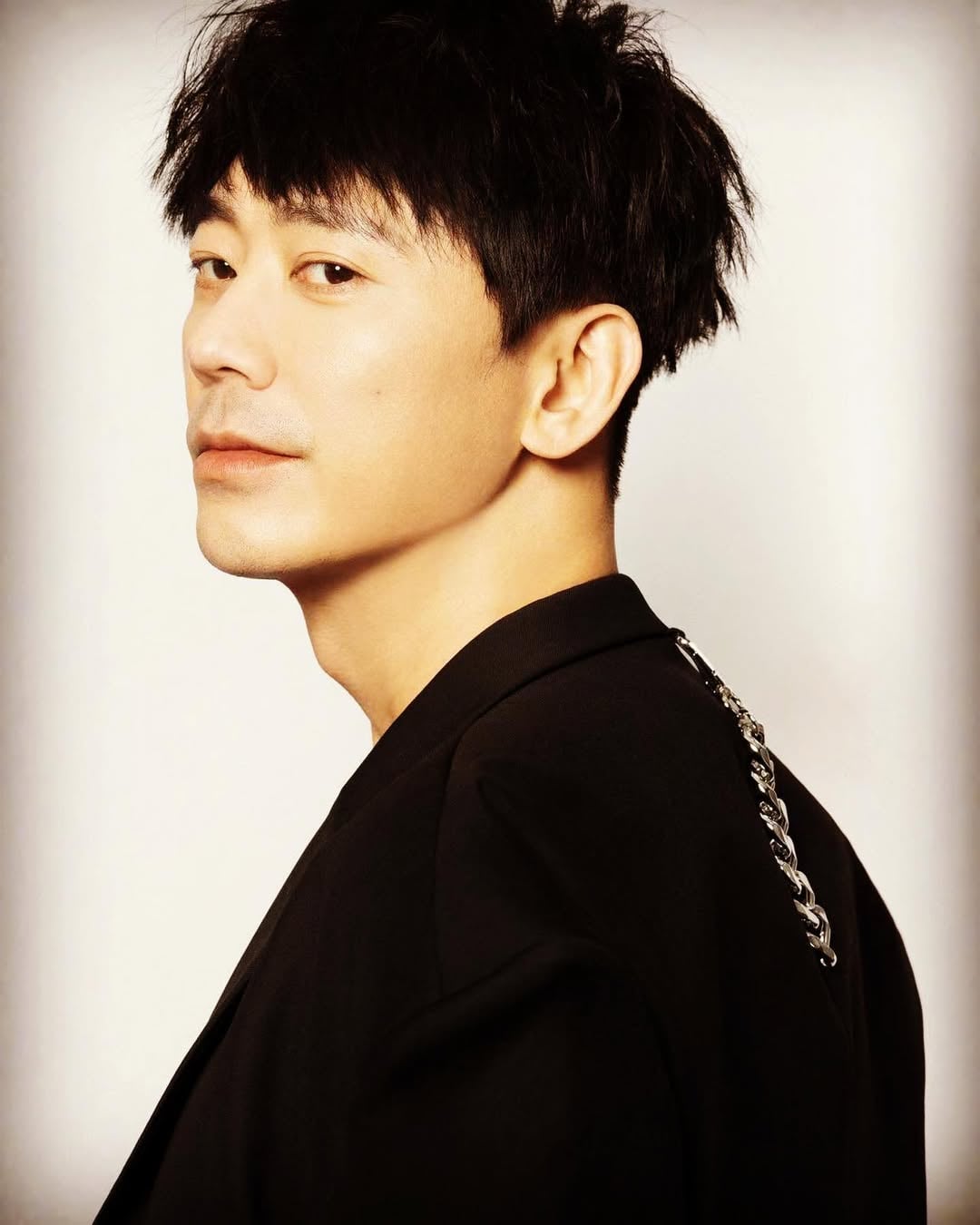 信飆唱〈死了都要愛〉破音遭酸「人老心酸」！本人霸氣反擊了！