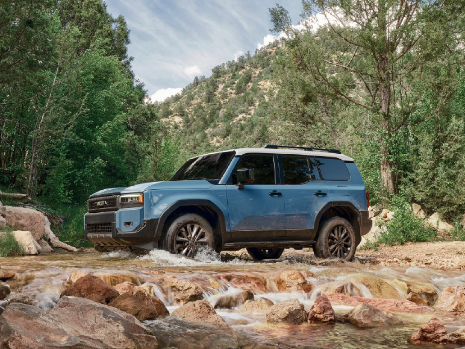 豐田 Land Cruiser 2027 年式北美發表！326 馬力油電混動、售價 5 萬 7880 美元起！