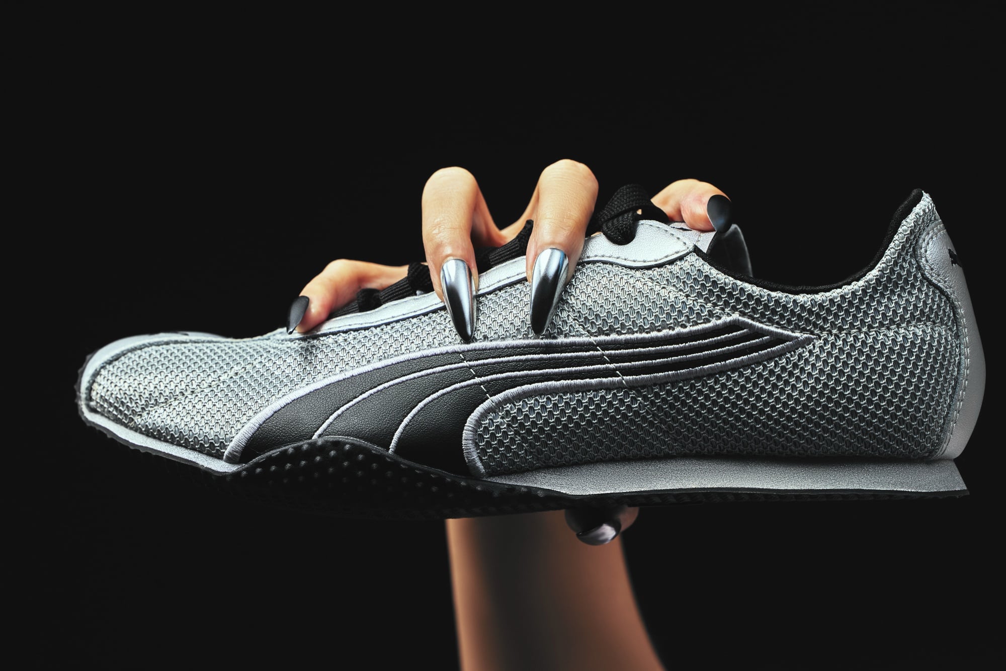 Karencici 穿上 PUMA H-STREET 甜酷爆表！薄底鞋風潮席捲中山站⋯限定快閃店必朝聖！