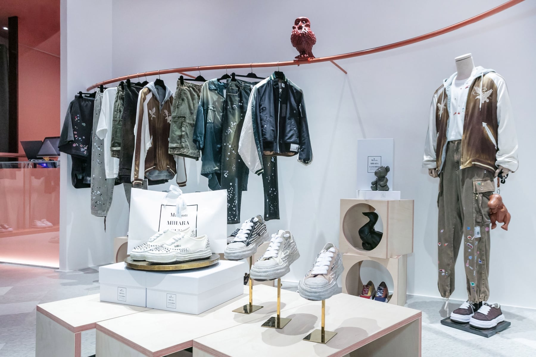 初衣食午 × Maison Mihara Yasuhiro 聯名策展登場！台灣限定鞋款 4 月 18 日全球同步開賣