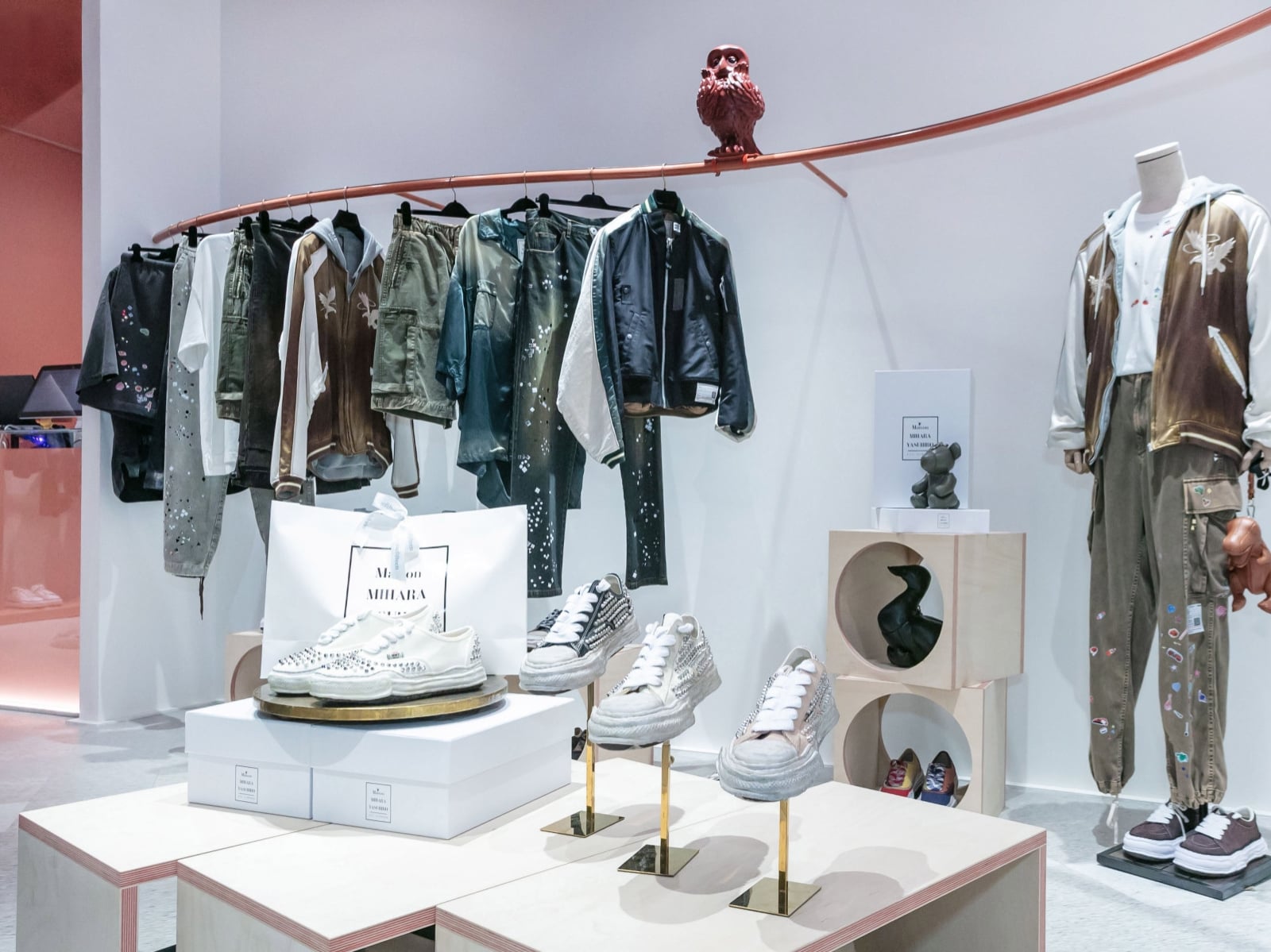 初衣食午 × Maison Mihara Yasuhiro 聯名策展登場！台灣限定鞋款 4 月 18 日全球同步開賣