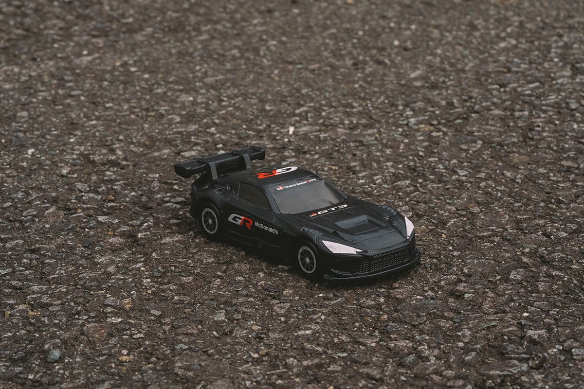 日本麥當勞 × Toyota GR GT3 聯名！9 款限量小車 4/10 開賣，大人也要搶吃兒童餐了！