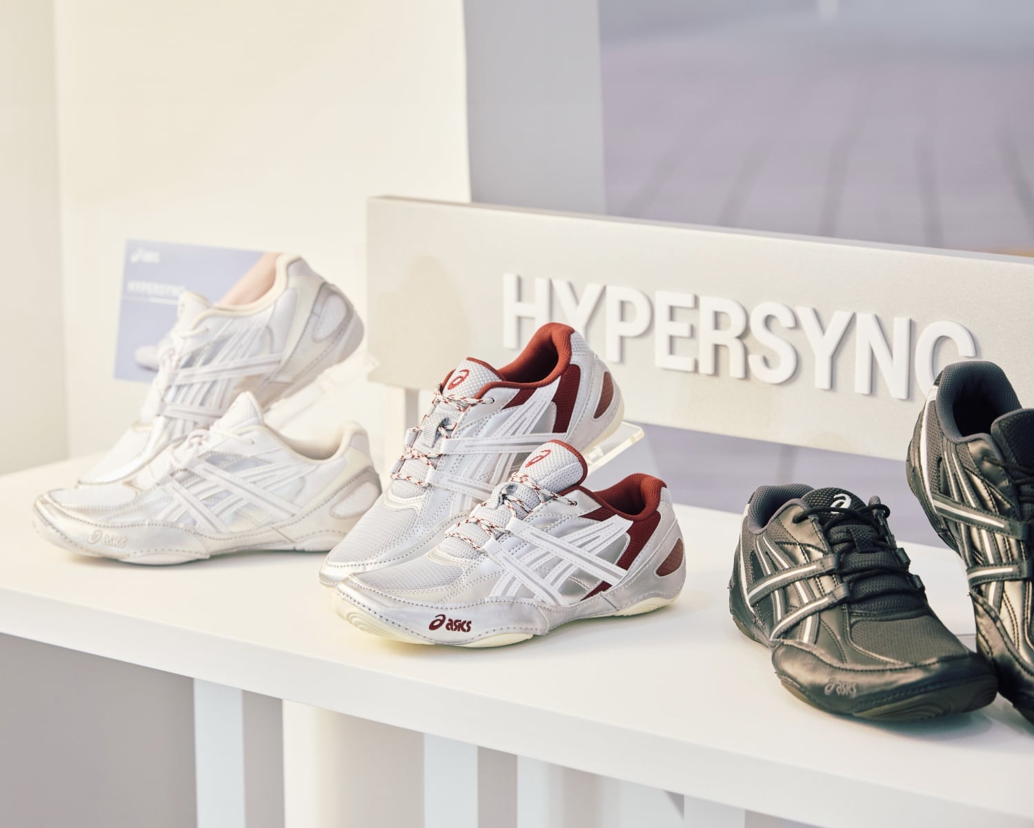 ASICS Code of Comfort 松菸園區快閃登場！劉冠廷、王渝萱同台演繹舒適潮流新美學！