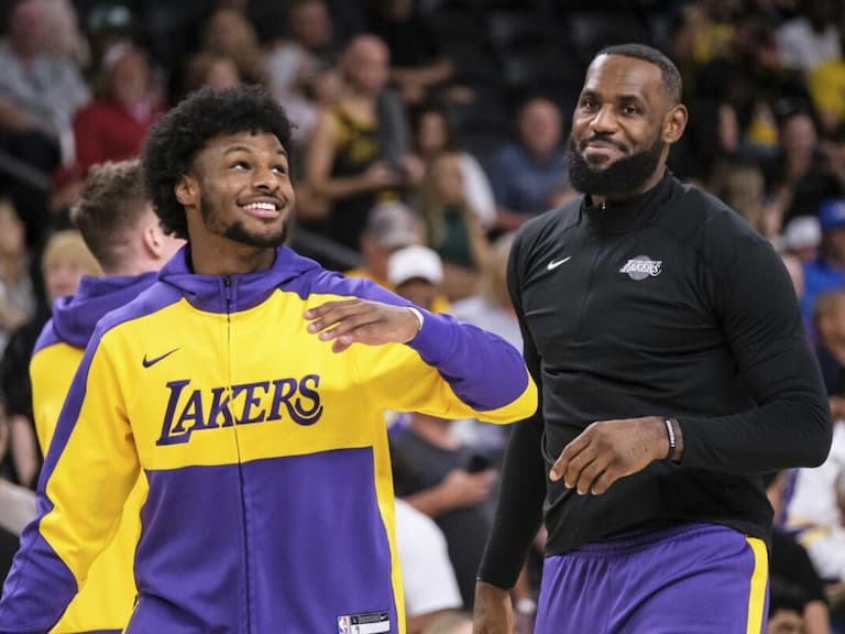 NBA/布朗尼生涯首次助攻父親詹姆斯!LBJ 單手暴扣「父子連線」再創歷史!