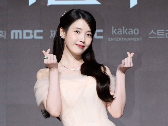 IU 上李孝利老公節目打臉不合傳言！李尚順直言：「不早睡也要看你的戲！」