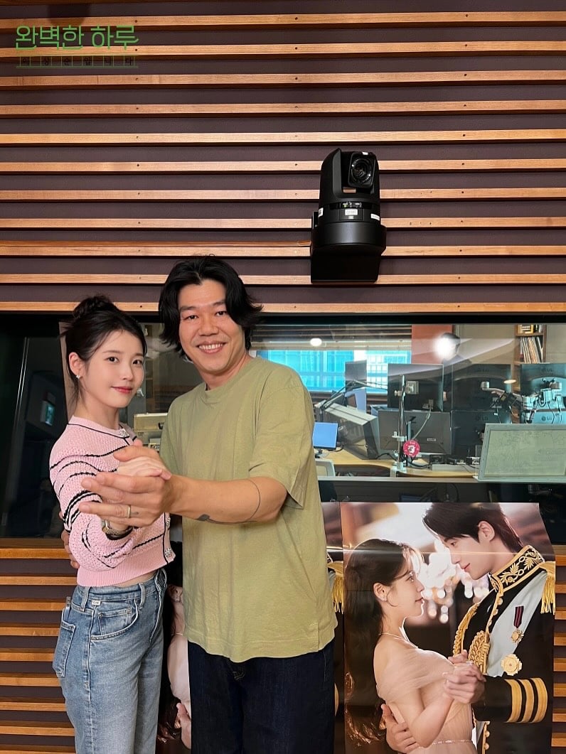 IU 上李孝利老公節目打臉不合傳言！李尚順直言：「不早睡也要看你的戲！」