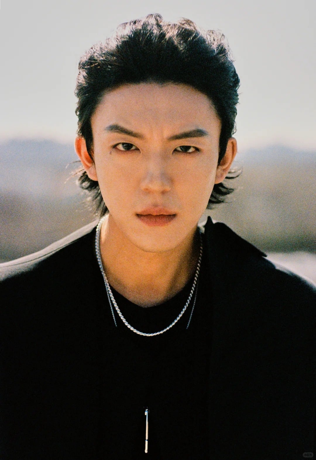 《逐玉》「謝五」張舒淪身高 183 公分時尚照曝光！狼系骨相引網讚：「不輸武安侯！」