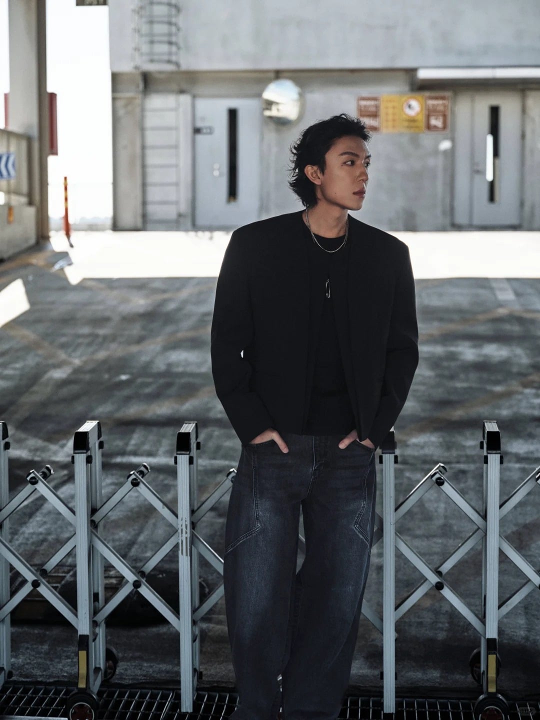 《逐玉》「謝五」張舒淪身高 183 公分時尚照曝光！狼系骨相引網讚：「不輸武安侯！」