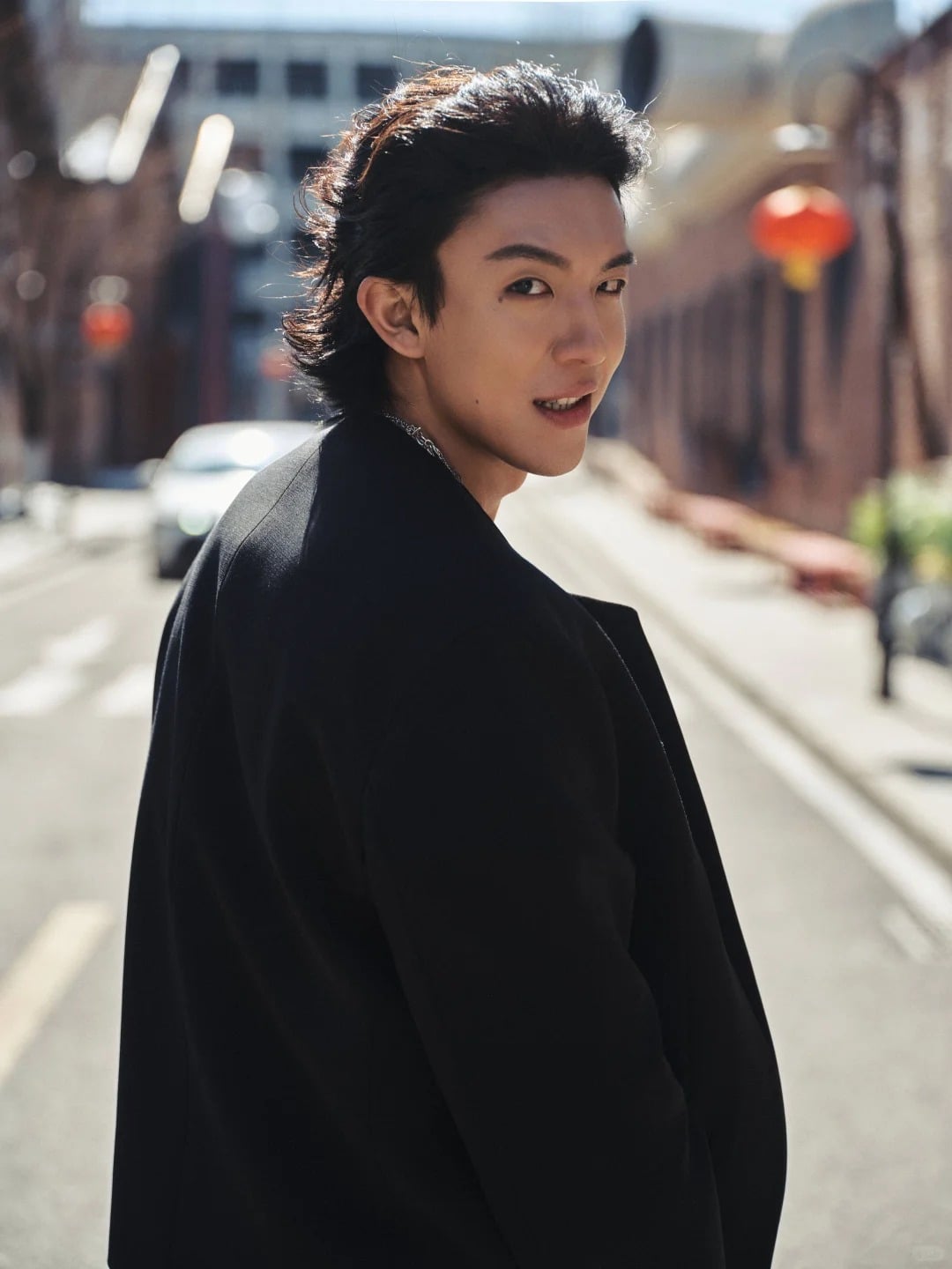 《逐玉》「謝五」張舒淪身高 183 公分時尚照曝光！狼系骨相引網讚：「不輸武安侯！」