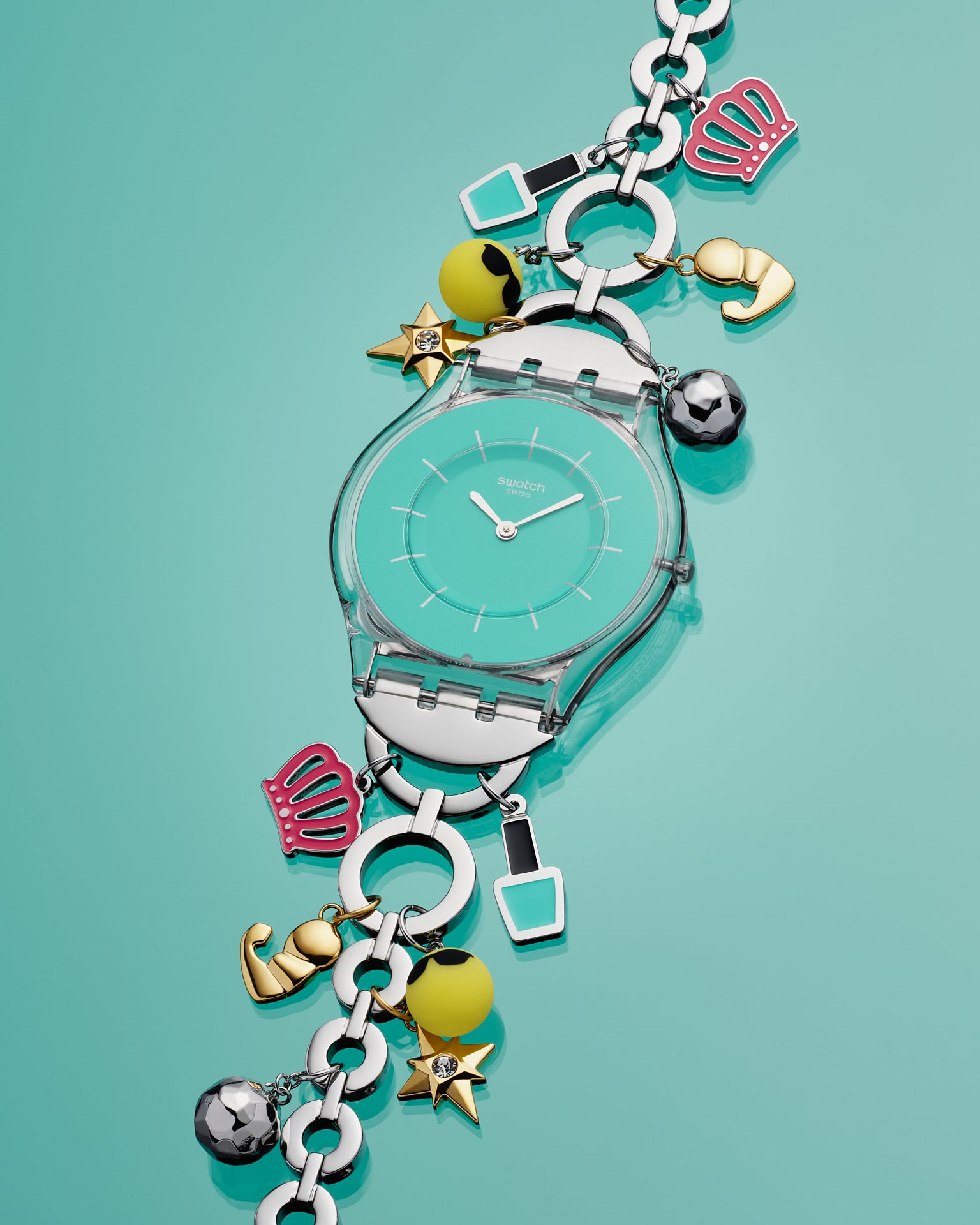 Swatch 推出「媽媽專屬」限定錶款！星星皇冠指甲油⋯6 款金屬吊飾暗藏超催淚寓意！