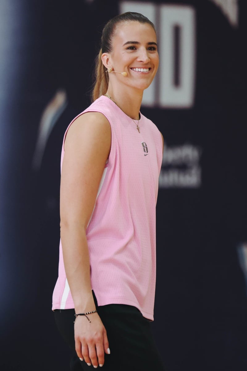 Nike Sabrina 4 球鞋亮點完整解析！發售資訊一次看、導入全新 TPU FlyPlate 科技！