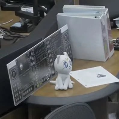 NASA 太空任務直播藏《美少女戰士》彩蛋！60 歲資深粉絲員工掛繩現身，網笑：「動畫宅也能上太空」！