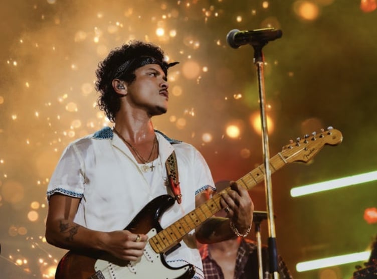 火星人布魯諾 Bruno Mars 睽違 10 年重啟巡演！《The Romantic Tour》拉斯維加斯開唱 6 萬人朝聖、街道改名創紀錄！