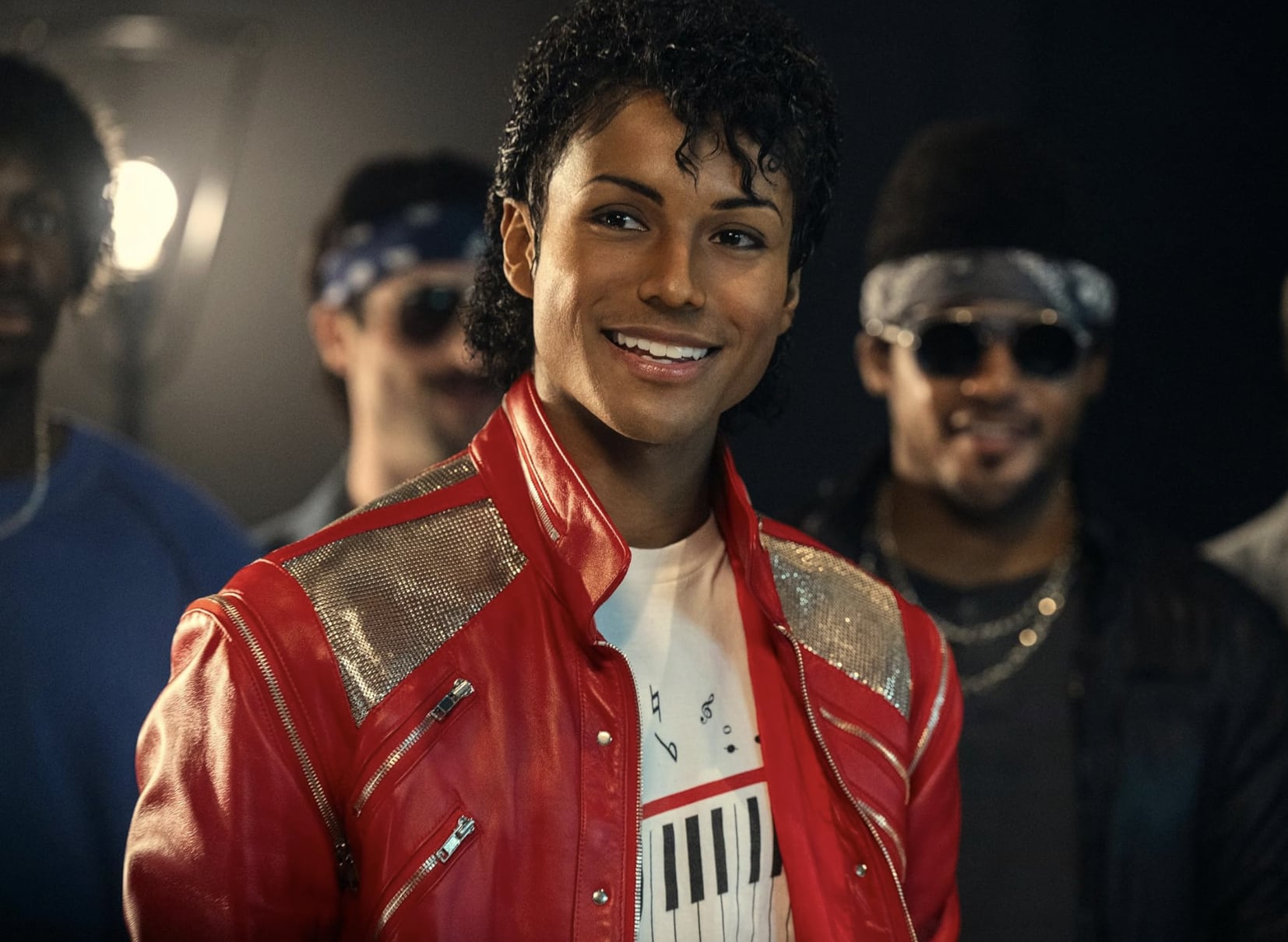 麥可傑克森 Michael Jackson 兒子現身柏林首映!兄弟倆穿搭致敬亡父感動全場!