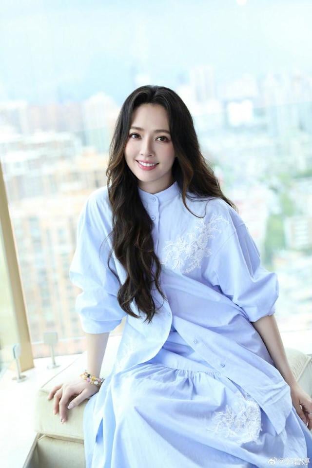 郭碧婷曝生二胎留隱疾！下肢無力浮腫坦言：「整個人像廢了！」