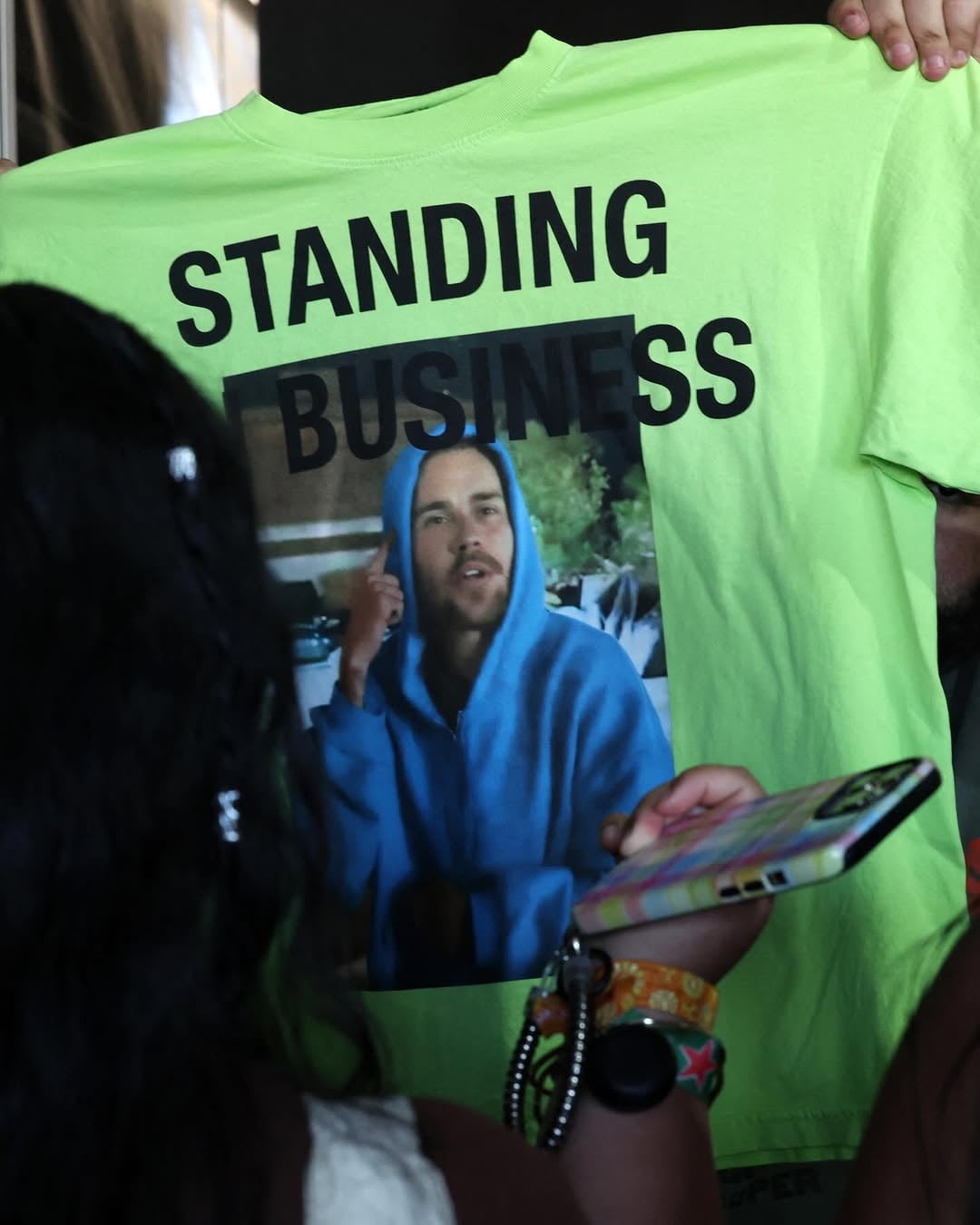 Justin Bieber Coachella 演出掀回憶殺!SKYLRK 穿搭與周邊同步爆紅