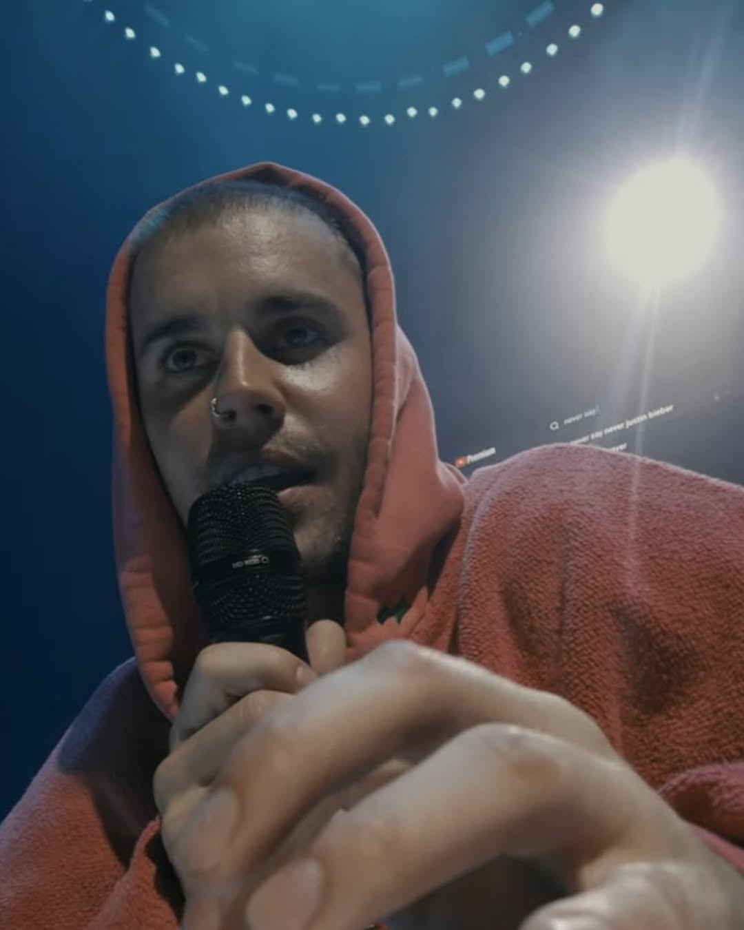 Justin Bieber Coachella 演出掀回憶殺!SKYLRK 穿搭與周邊同步爆紅