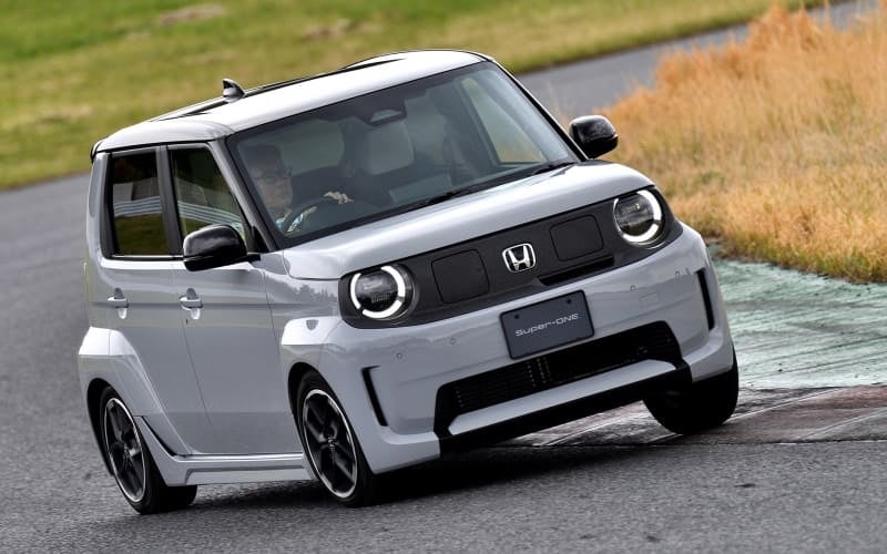 Honda 全新輕量電動車 Super-ONE 亮相！274 公里續航、5 種駕駛模式⋯亮點一次看！