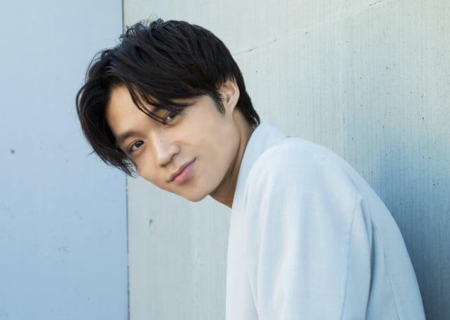 磯村勇斗自曝低潮 2 年半！面試全落選，靠演技翻身成實力派男星！