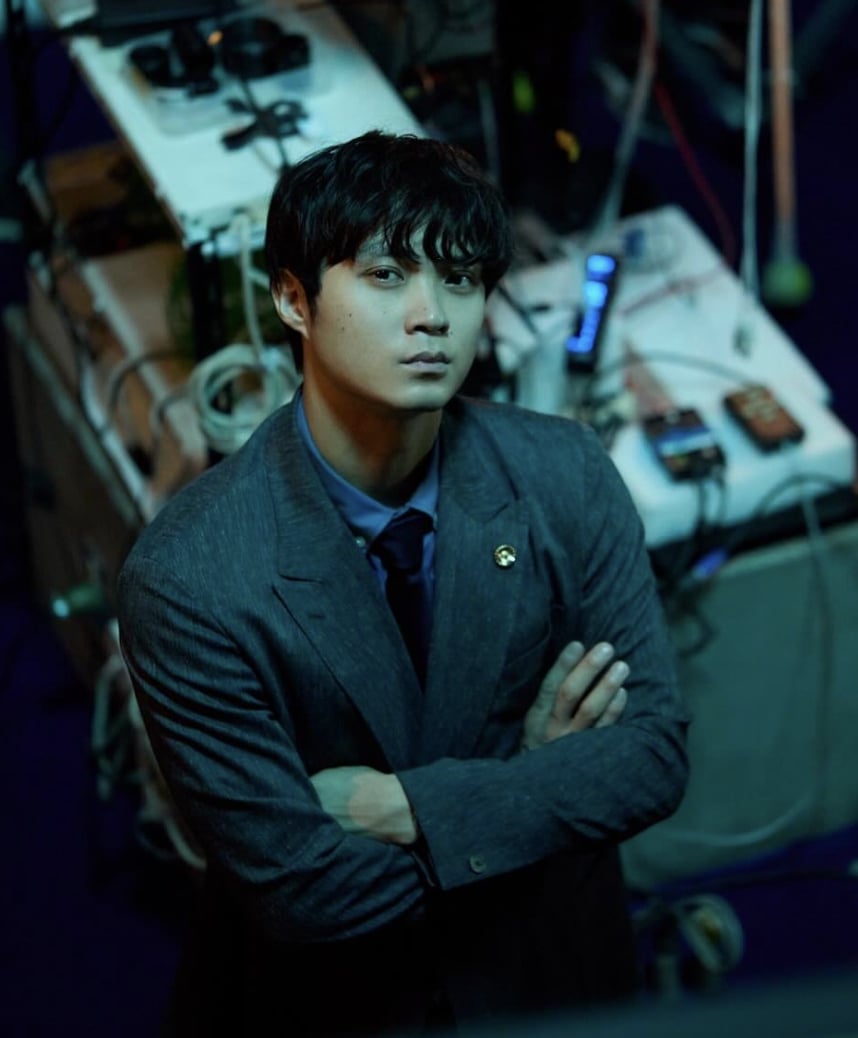 磯村勇斗自曝低潮 2 年半！面試全落選，靠演技翻身成實力派男星！